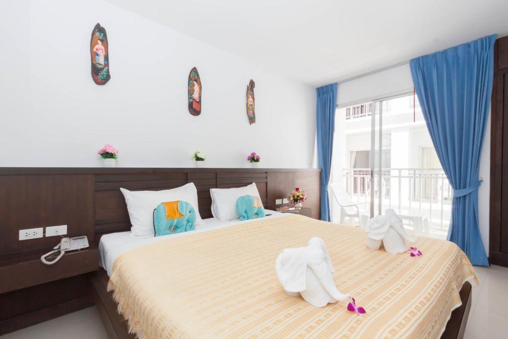 Larn Park Resortel Patong Room photo