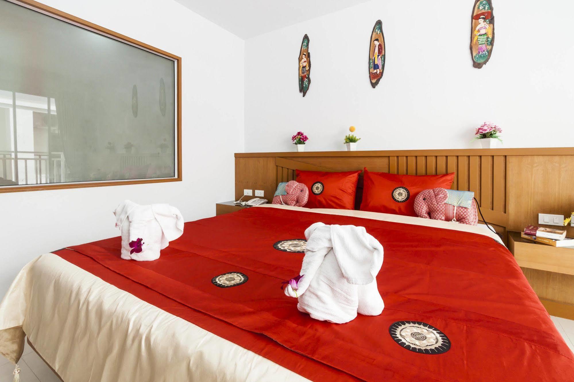 Larn Park Resortel Patong Exterior photo