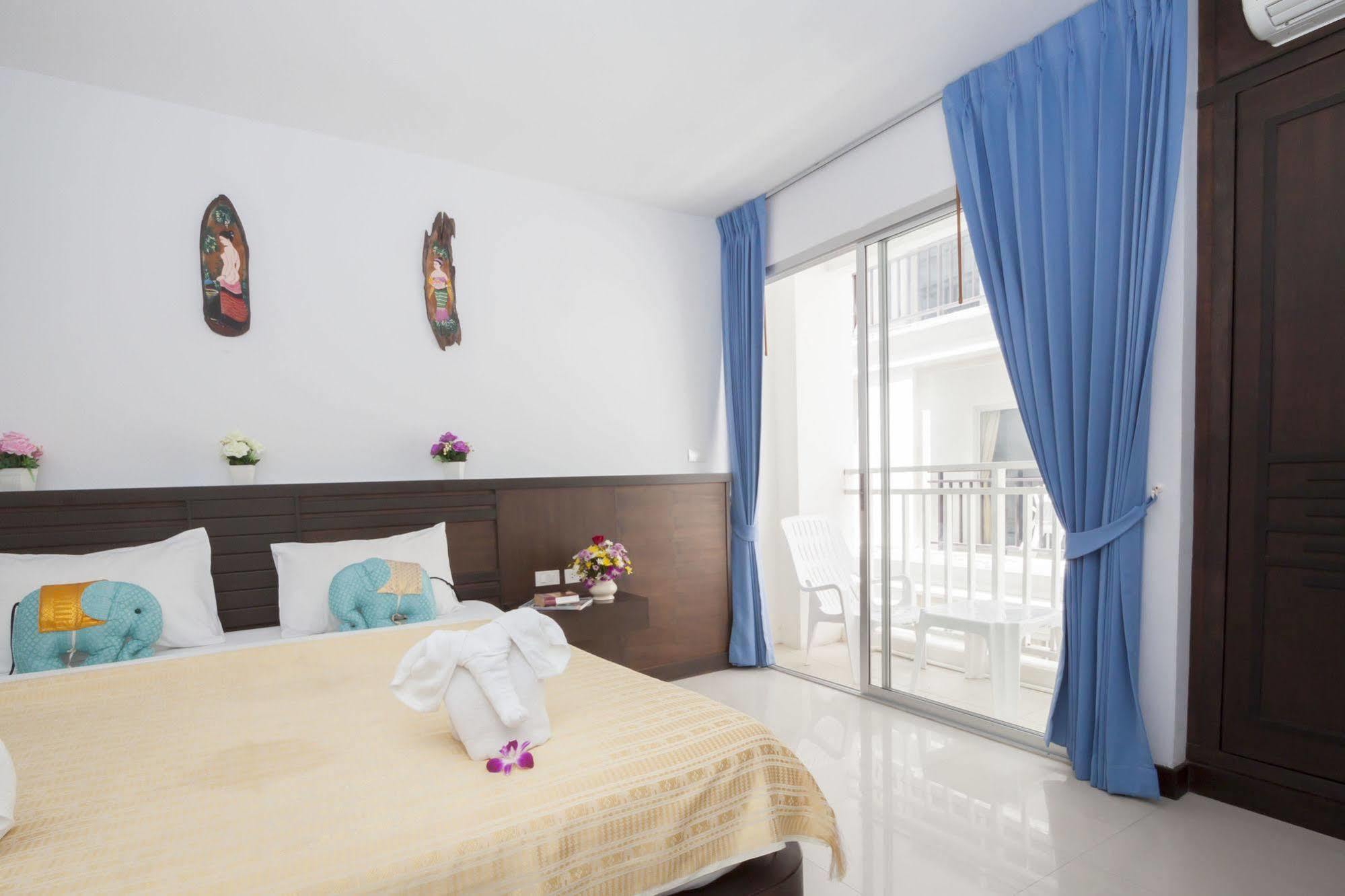 Larn Park Resortel Patong Exterior photo
