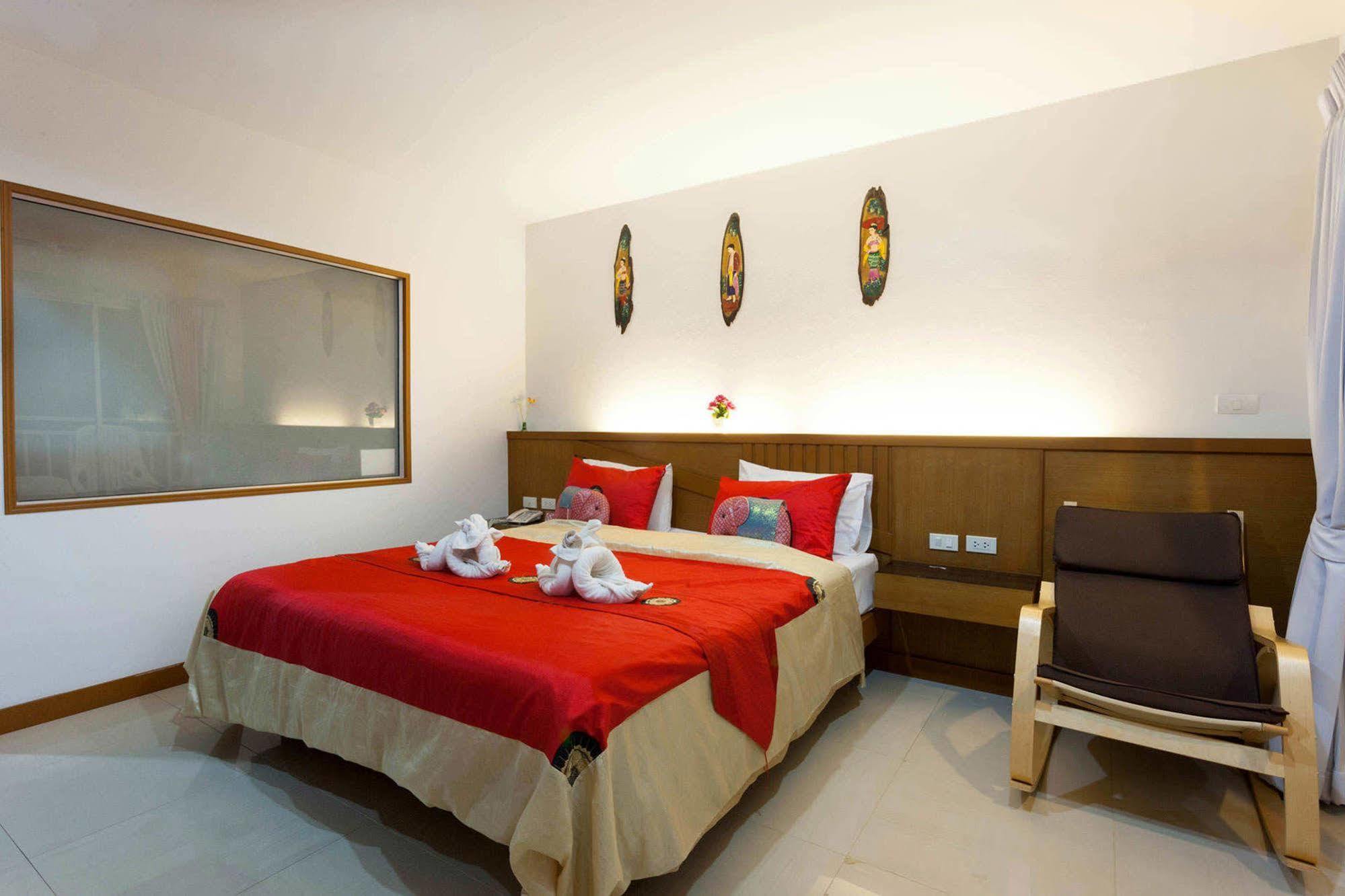 Larn Park Resortel Patong Exterior photo